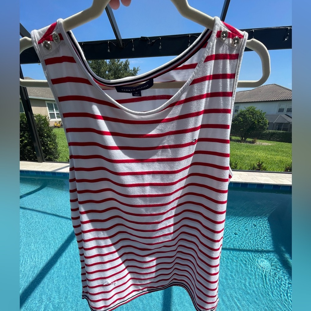 EUC Tommy Hilfiger Sleeveless Red and White Striped Top Size Medium